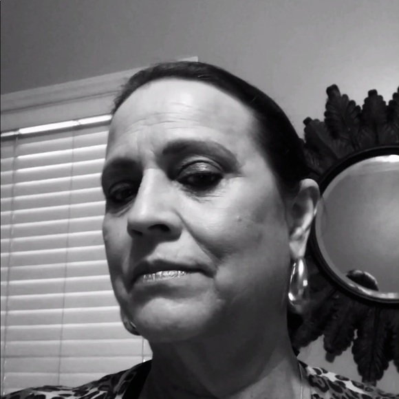 Meet your Posher, Annette - Picture 1 of 1